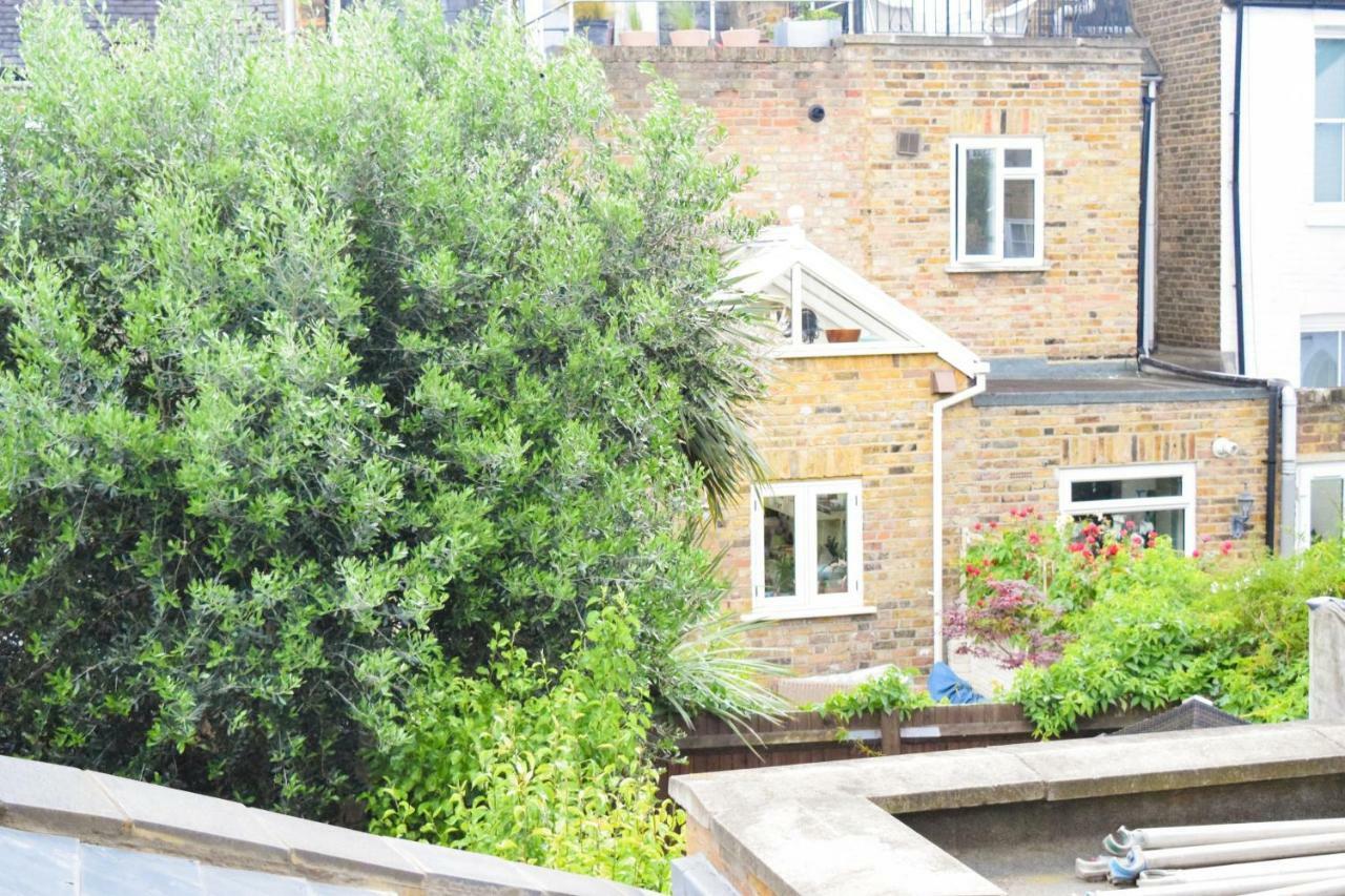 3 Bedroom Family House With A Superb Kitchen And Garden Londra Dış mekan fotoğraf