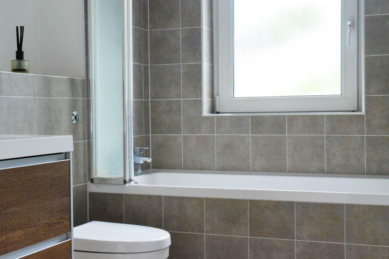 3 Bedroom Family House With A Superb Kitchen And Garden Londra Dış mekan fotoğraf
