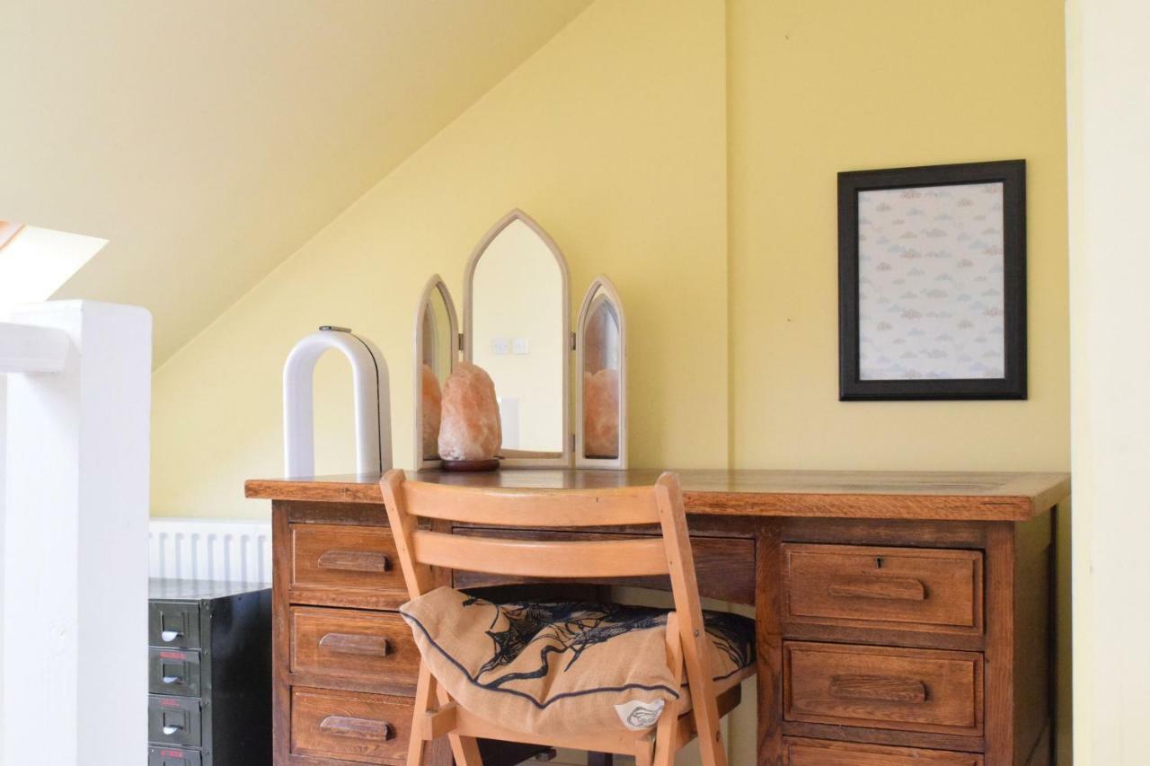3 Bedroom Family House With A Superb Kitchen And Garden Londra Dış mekan fotoğraf