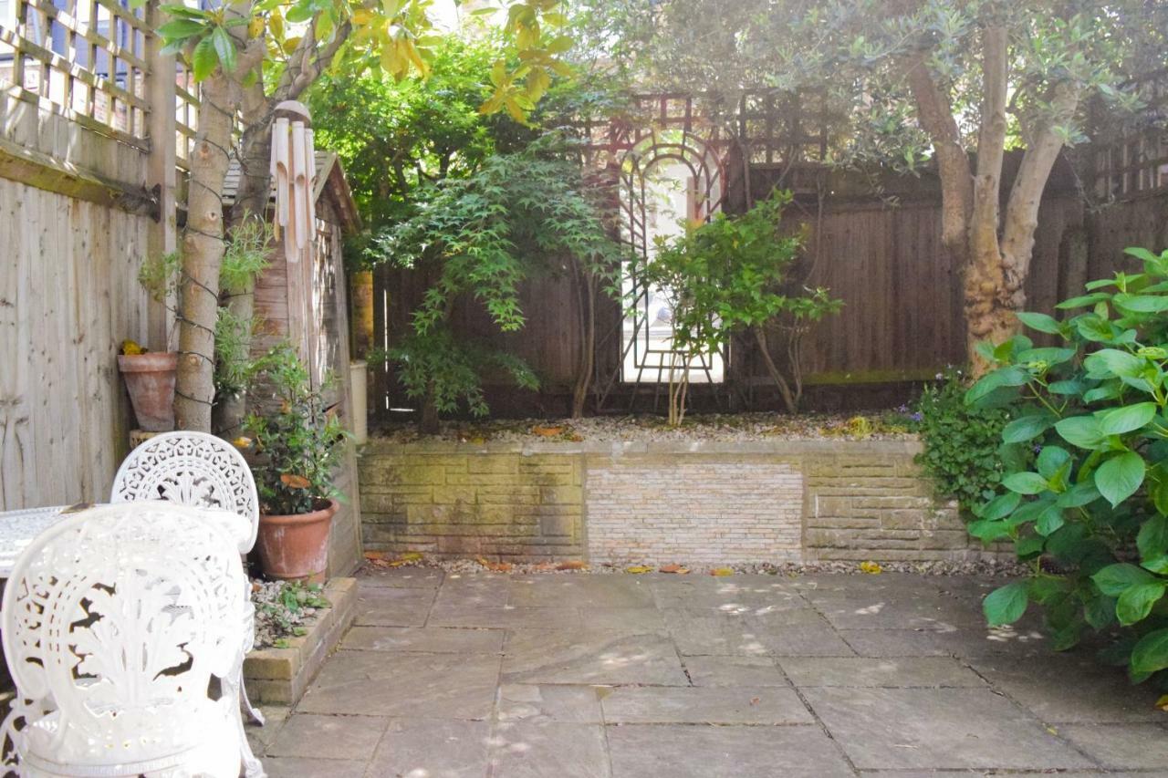 3 Bedroom Family House With A Superb Kitchen And Garden Londra Dış mekan fotoğraf