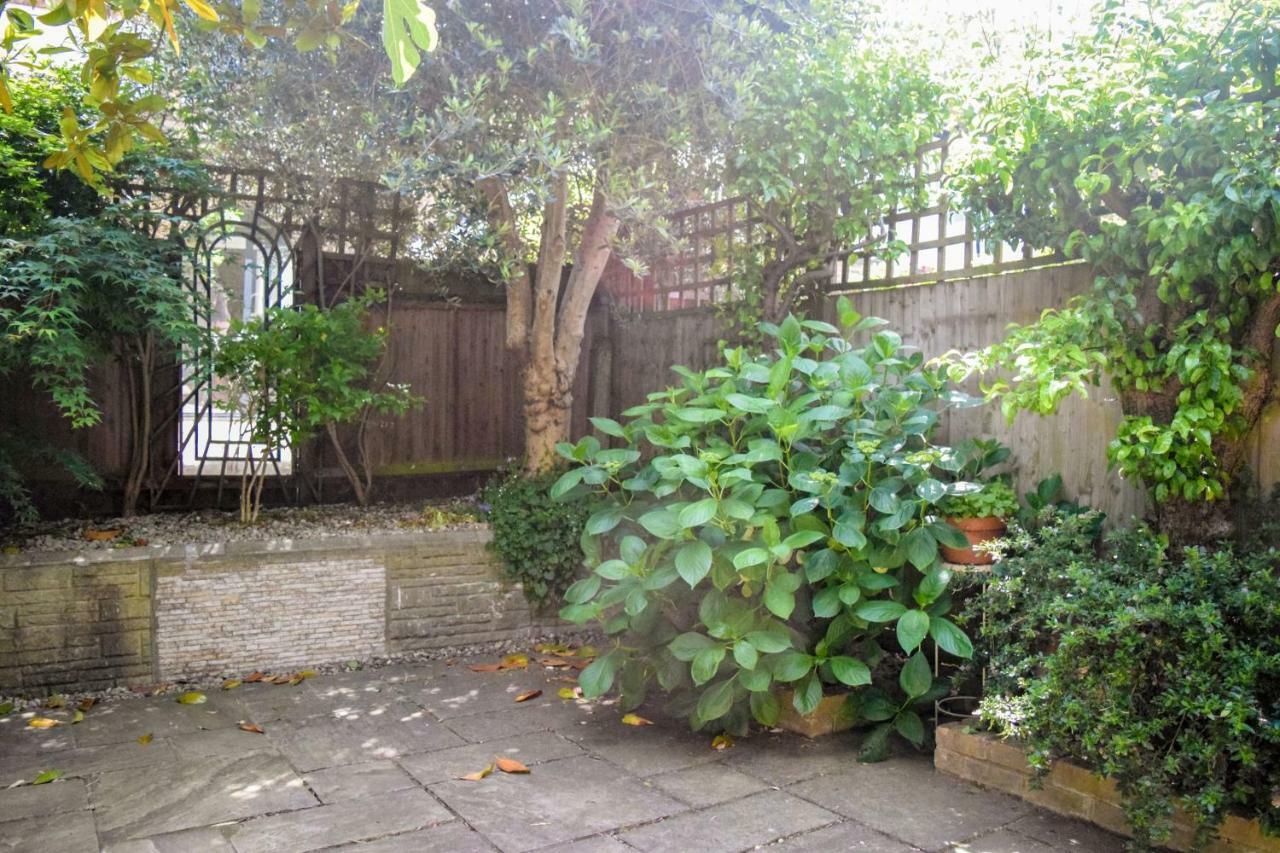 3 Bedroom Family House With A Superb Kitchen And Garden Londra Dış mekan fotoğraf